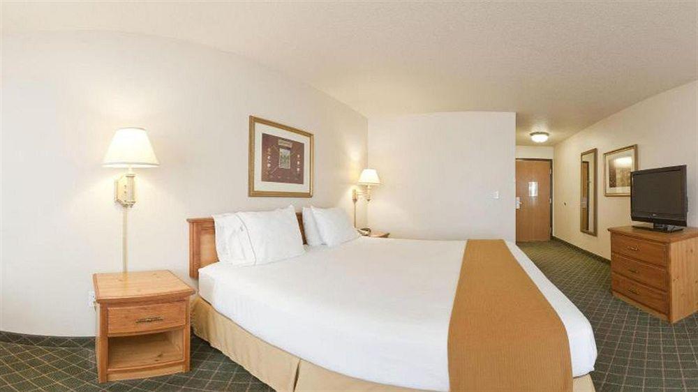 Holiday Inn Express & Suites Yankton By Ihg Ngoại thất bức ảnh