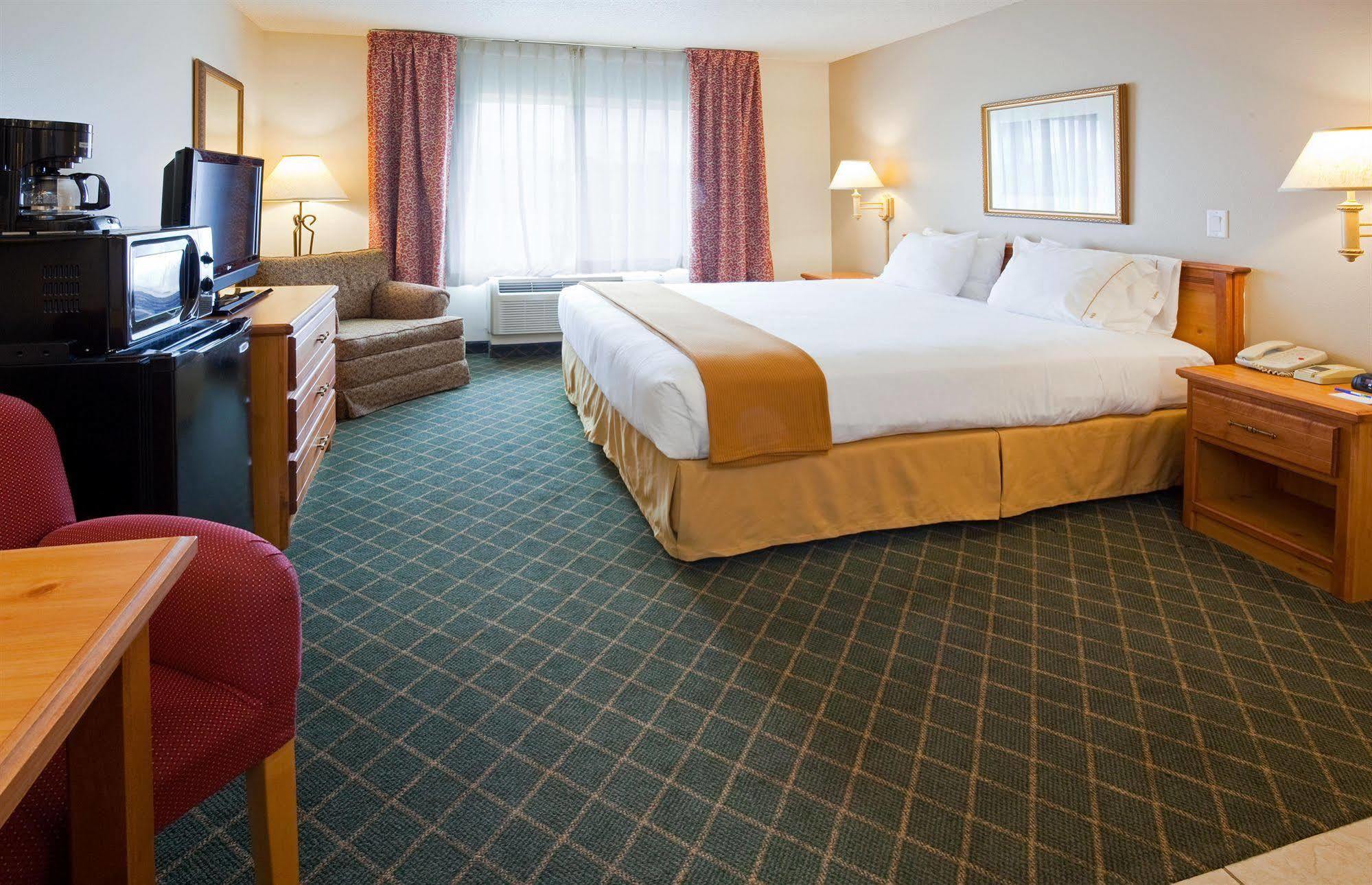 Holiday Inn Express & Suites Yankton By Ihg Ngoại thất bức ảnh