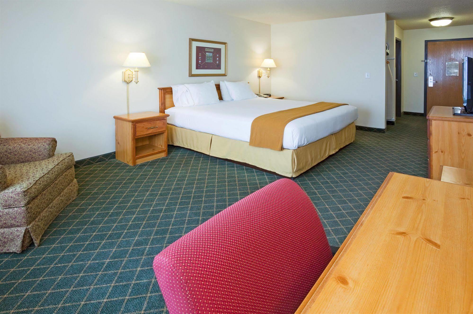 Holiday Inn Express & Suites Yankton By Ihg Phòng bức ảnh