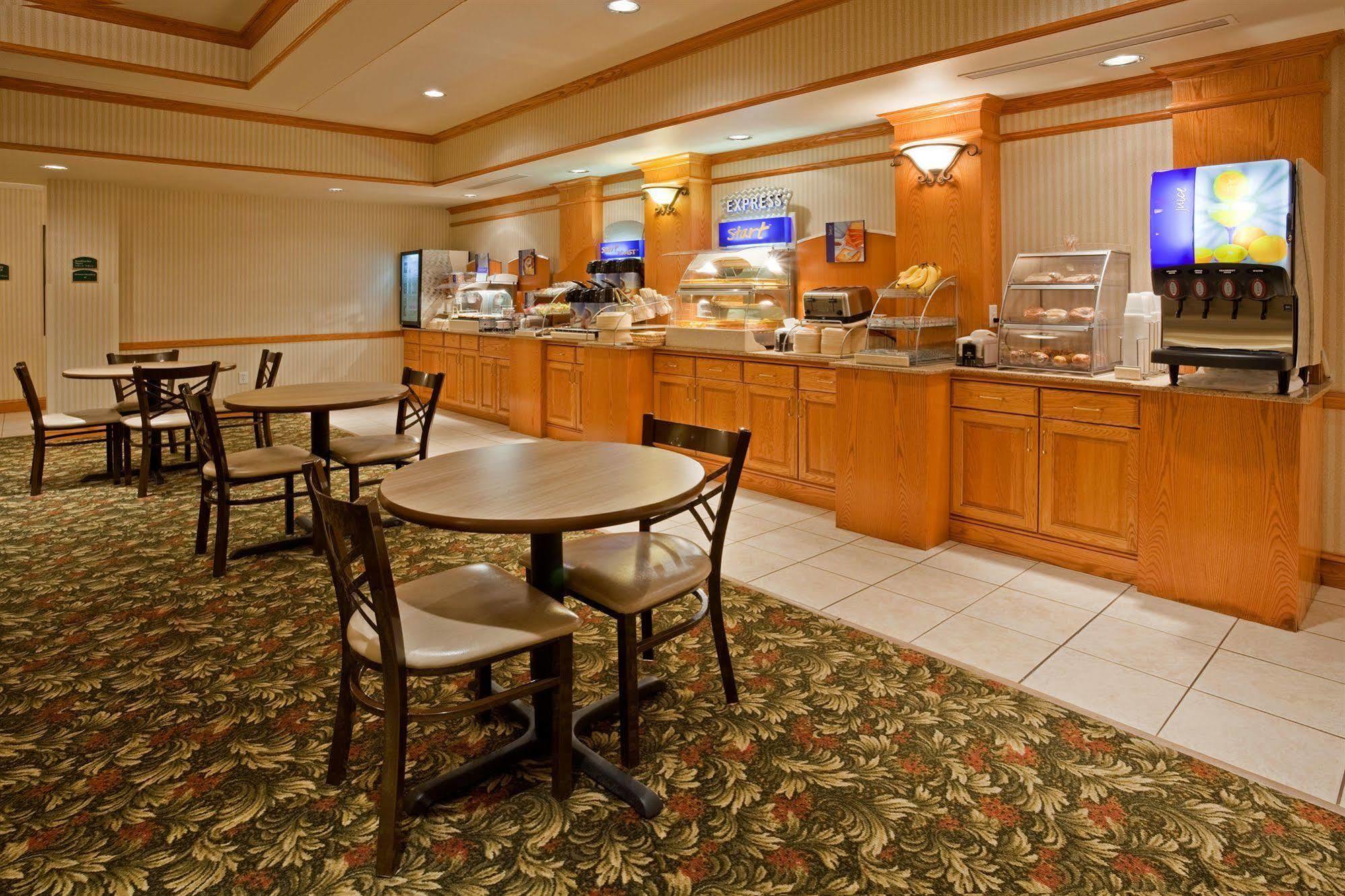 Holiday Inn Express & Suites Yankton By Ihg Nhà hàng bức ảnh
