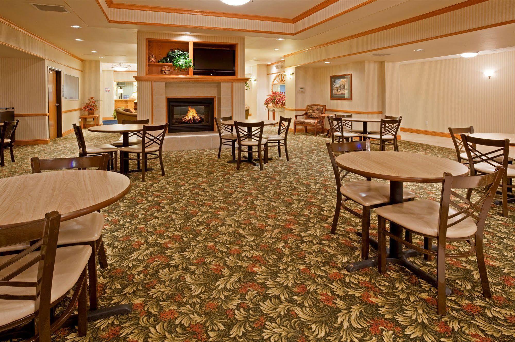 Holiday Inn Express & Suites Yankton By Ihg Nhà hàng bức ảnh